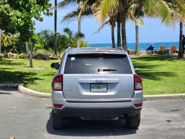 Photo of 2017 Billet Silver Metallic Clearcoat Jeep Compass