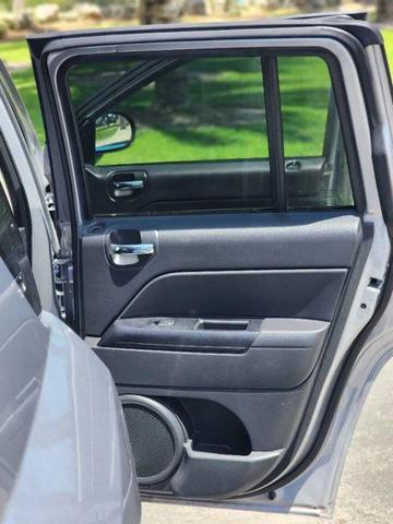 Photo of 2017 Billet Silver Metallic Clearcoat Jeep Compass
