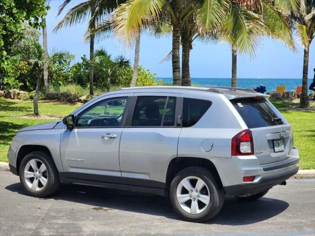 Photo of 2017 Billet Silver Metallic Clearcoat Jeep Compass