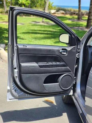 Photo of 2017 Billet Silver Metallic Clearcoat Jeep Compass