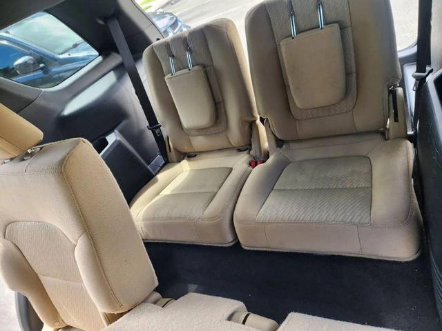 Photo of 2017 Ingot Silver Metallic Ford Explorer
