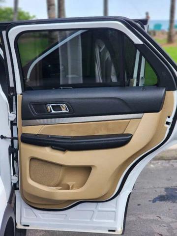 Photo of 2017 Ingot Silver Metallic Ford Explorer