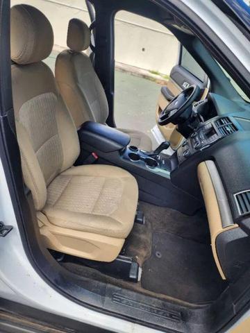 Photo of 2017 Ingot Silver Metallic Ford Explorer