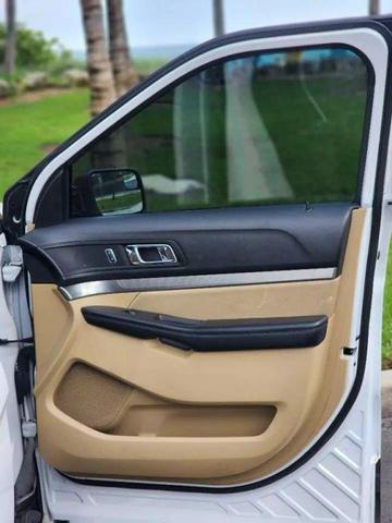 Photo of 2017 Ingot Silver Metallic Ford Explorer