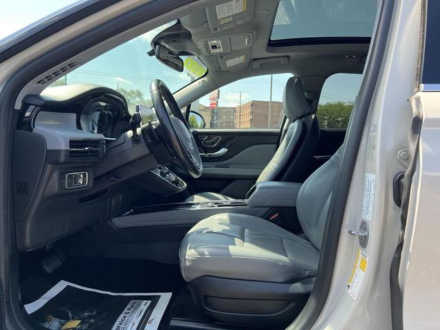 Photo of 2022 Ceramic Pearl Metallic Tri-Coat Lincoln Corsair