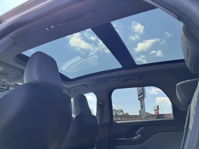 Photo of 2022 Ceramic Pearl Metallic Tri-Coat Lincoln Corsair