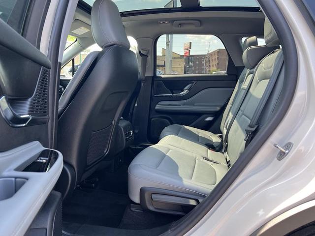 Photo of 2022 Ceramic Pearl Metallic Tri-Coat Lincoln Corsair