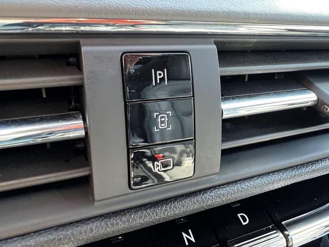 Photo of 2022 Ceramic Pearl Metallic Tri-Coat Lincoln Corsair