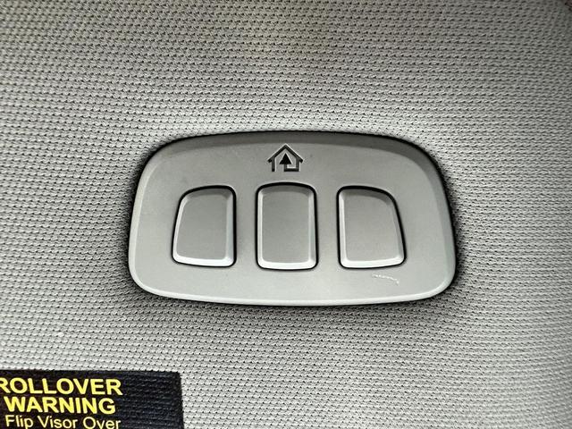 Photo of 2022 Ceramic Pearl Metallic Tri-Coat Lincoln Corsair
