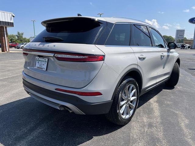Photo of 2022 Ceramic Pearl Metallic Tri-Coat Lincoln Corsair