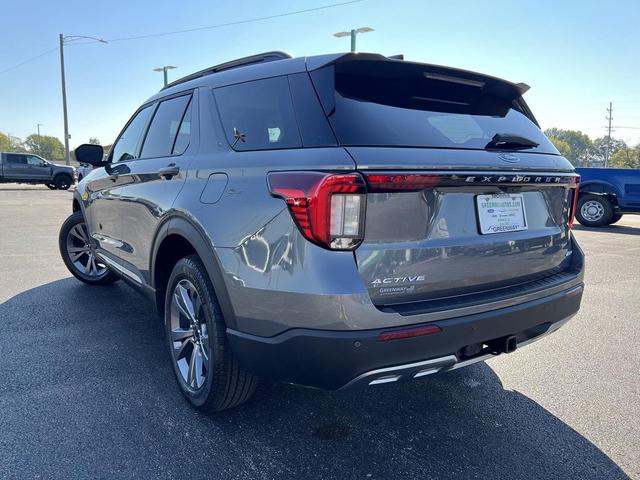 Photo of 2025 Carbonized Gray Metallic Ford Explorer