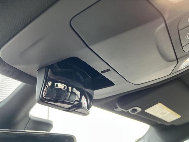 Photo of 2026 Bright White Clearcoat Chrysler Voyager