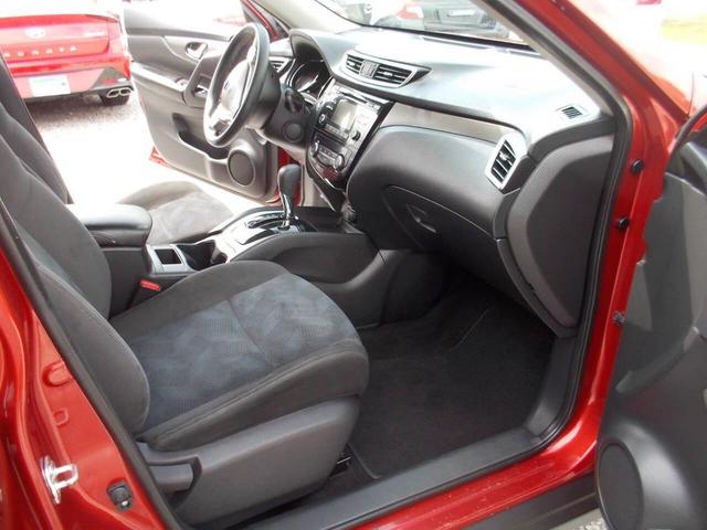 Photo of 2015 Ruby Red Metallic Nissan Rogue
