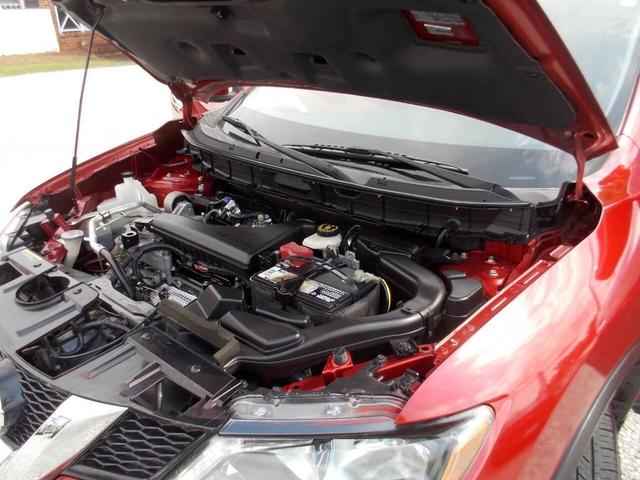 Photo of 2015 Ruby Red Metallic Nissan Rogue