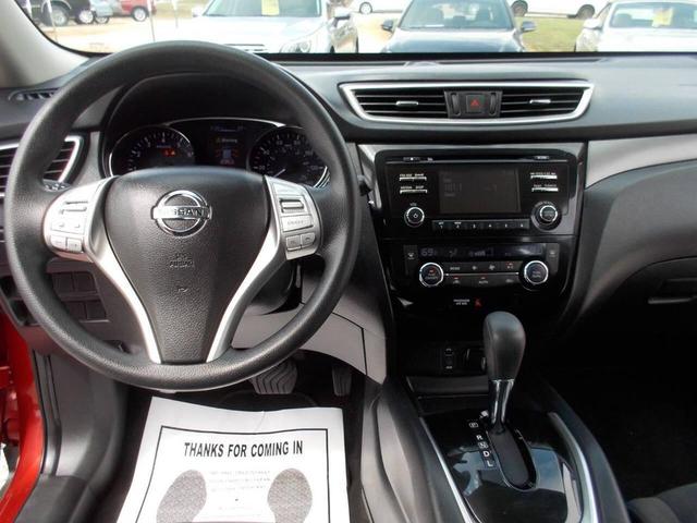 Photo of 2015 Ruby Red Metallic Nissan Rogue