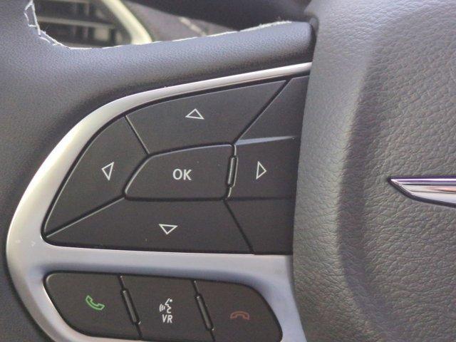 Photo of 2025 Fathom Blue Pearlcoat Chrysler Pacifica