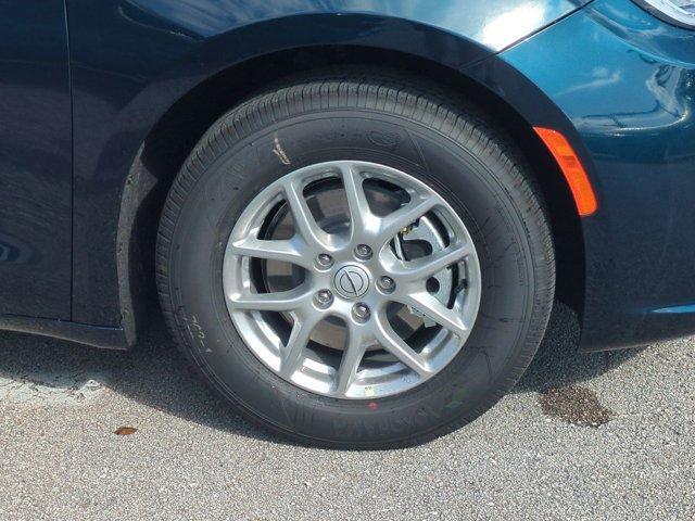 Photo of 2025 Fathom Blue Pearlcoat Chrysler Pacifica