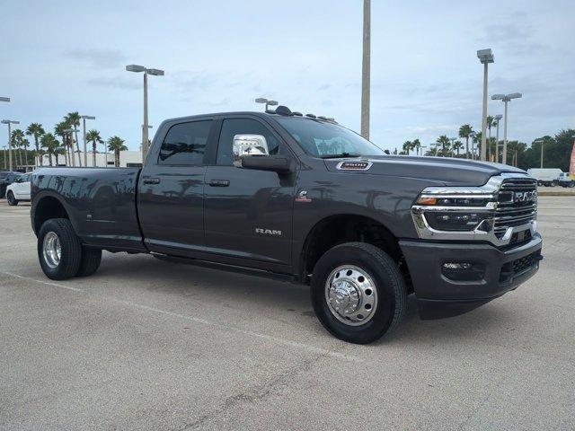 Photo of 2025 Granite Crystal Clearcoat Metallic RAM 3500