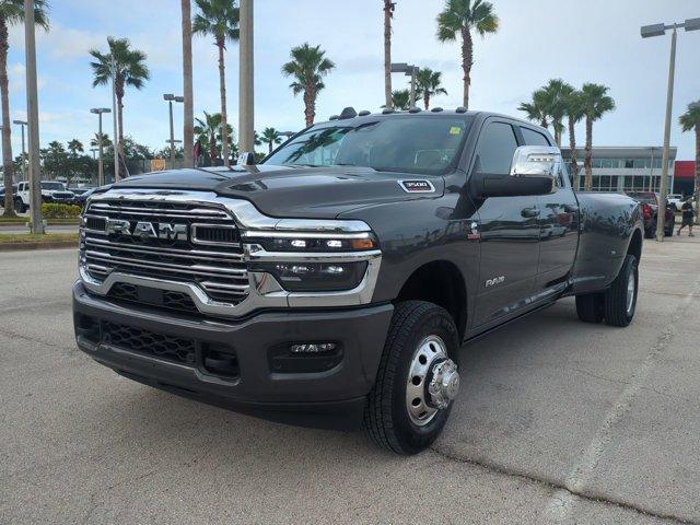 Photo of 2025 Granite Crystal Clearcoat Metallic RAM 3500