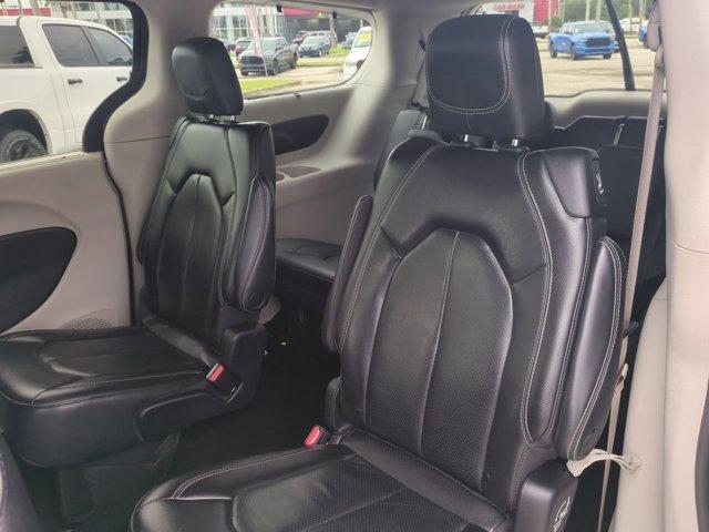 Photo of 2022 Granite Crystal Clearcoat Metallic Chrysler Pacifica