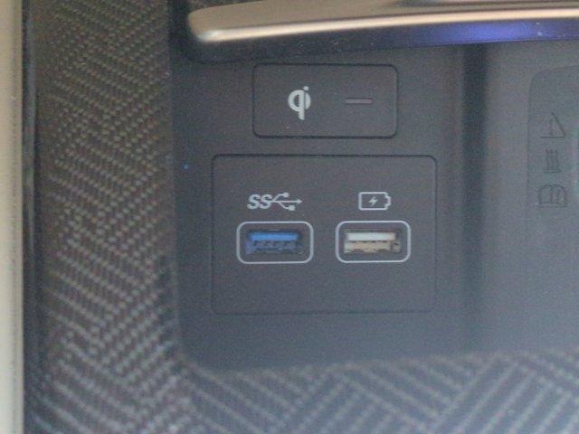 Photo of 2023 White Genesis G80
