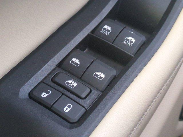 Photo of 2024 Bright White Clearcoat Jeep Grand Cherokee