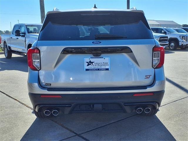 Photo of 2022 Iconic Silver Metallic Ford Explorer