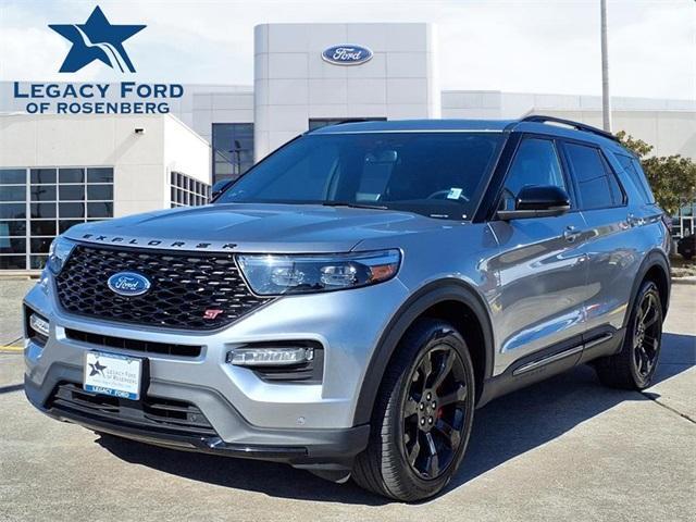 Photo of 2022 Iconic Silver Metallic Ford Explorer