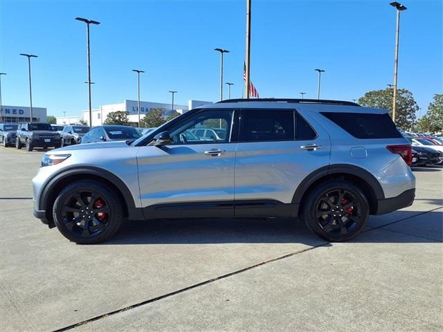 Photo of 2022 Iconic Silver Metallic Ford Explorer