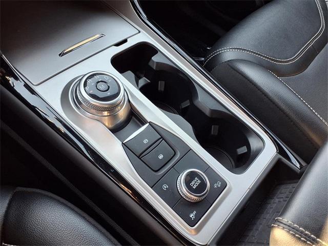 Photo of 2022 Iconic Silver Metallic Ford Explorer