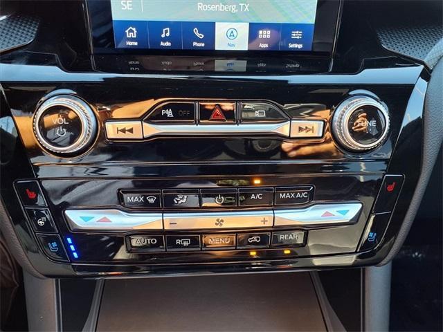 Photo of 2022 Iconic Silver Metallic Ford Explorer
