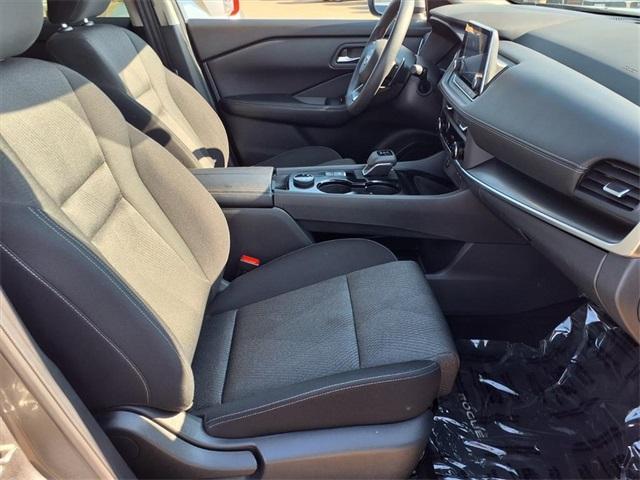 Photo of 2024 Gun Metallic Nissan Rogue