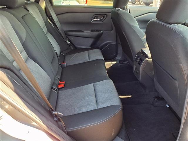 Photo of 2024 Gun Metallic Nissan Rogue