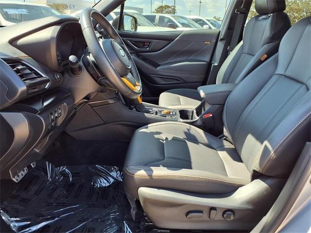 Photo of 2023 Ice Silver Metallic Subaru Forester