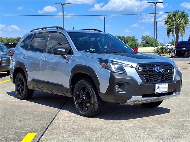 Photo of 2023 Ice Silver Metallic Subaru Forester