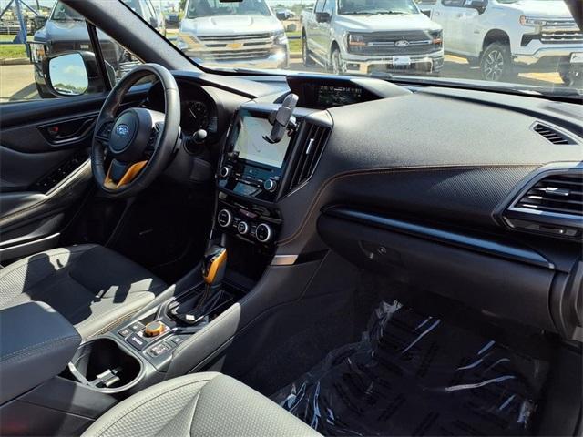 Photo of 2023 Ice Silver Metallic Subaru Forester