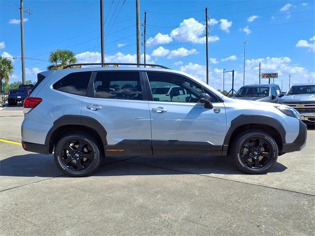 Photo of 2023 Ice Silver Metallic Subaru Forester