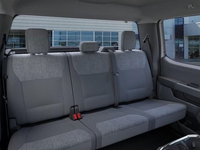 Photo of 2025 Oxford White Ford F-150 Lightning