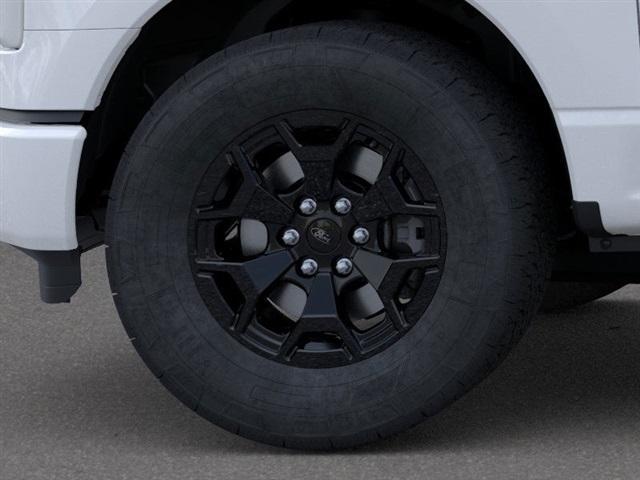 Photo of 2025 Oxford White Ford F-150 Lightning