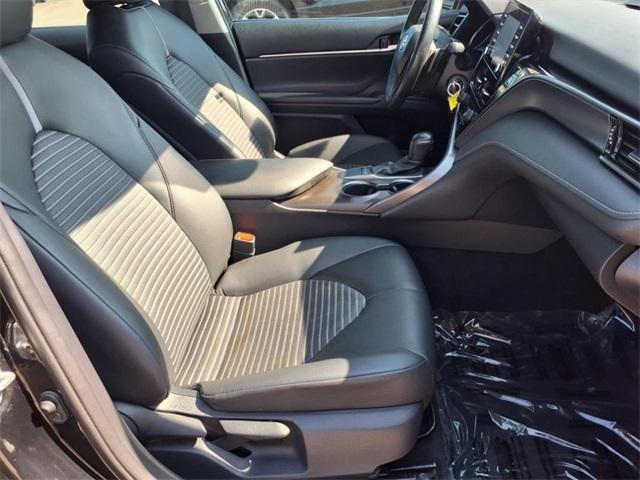 Photo of 2022 Midnight Black Metallic Toyota Camry