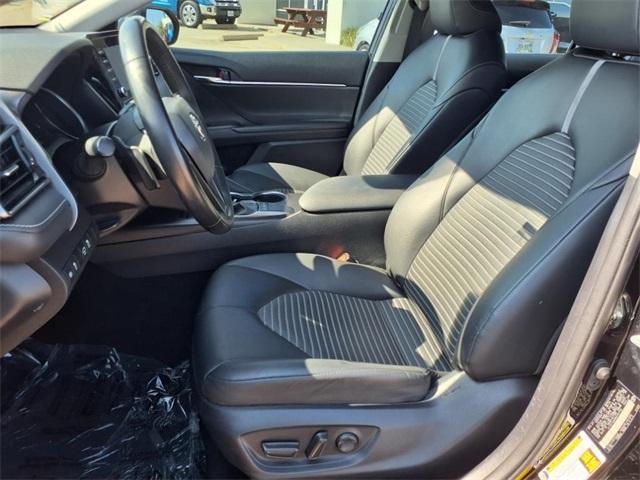 Photo of 2022 Midnight Black Metallic Toyota Camry