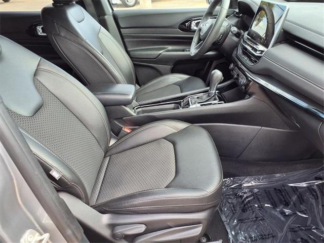 Photo of 2024 Silver Zynith Jeep Compass