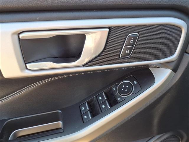 Photo of 2022 Agate Black Metallic Ford Explorer