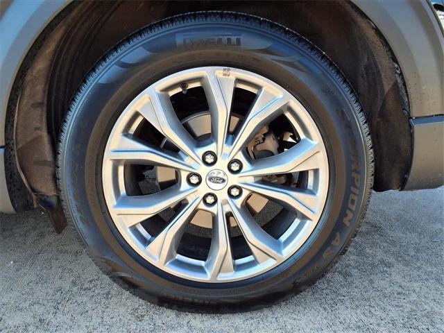 Photo of 2022 Agate Black Metallic Ford Explorer
