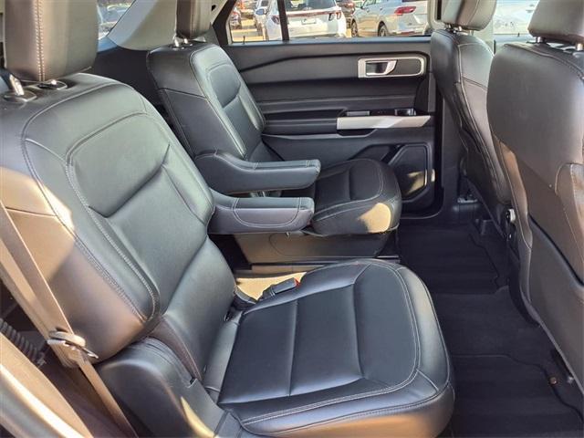 Photo of 2022 Agate Black Metallic Ford Explorer