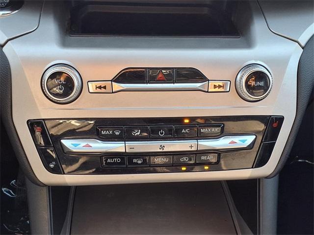 Photo of 2022 Agate Black Metallic Ford Explorer