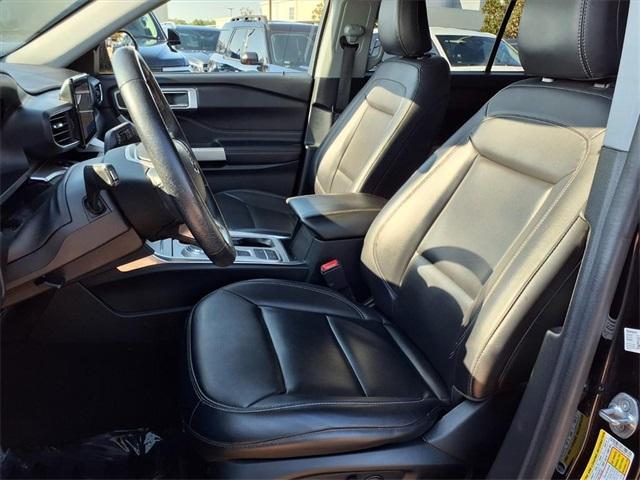 Photo of 2022 Agate Black Metallic Ford Explorer