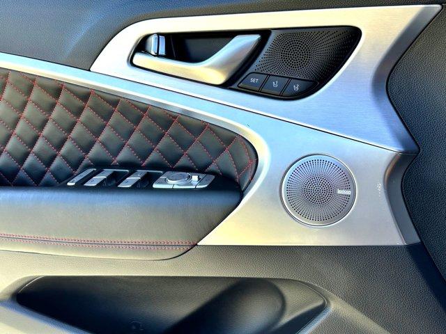 Photo of 2020 Vik Black Genesis G70