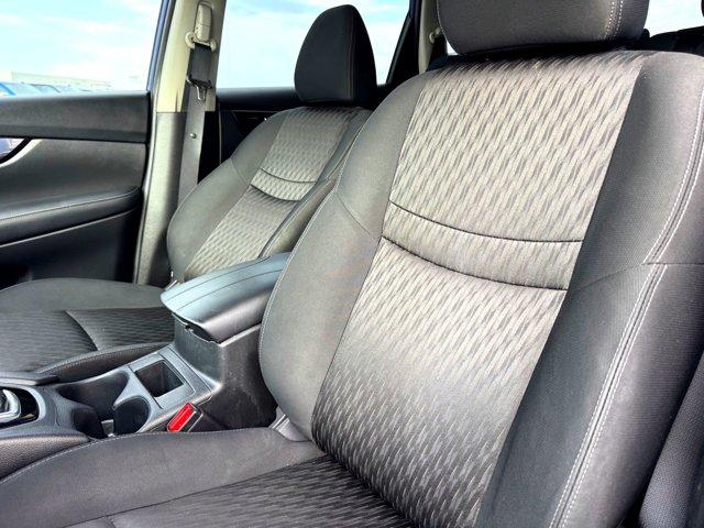 Photo of 2018 Caspian Blue Nissan Rogue