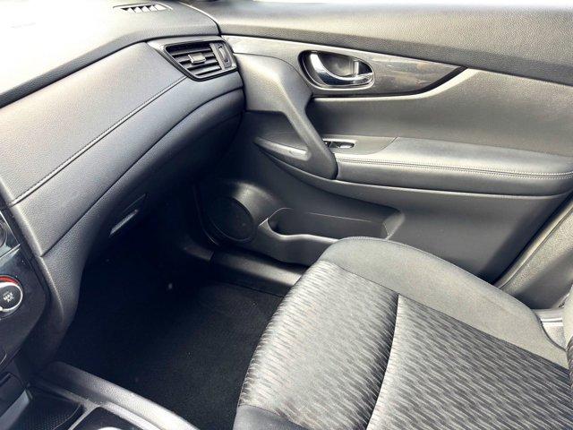 Photo of 2018 Caspian Blue Nissan Rogue